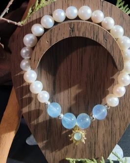 Intuitive Wisdom Bracelet: Pearl & Aquamarine | Moon-Sea Oracle